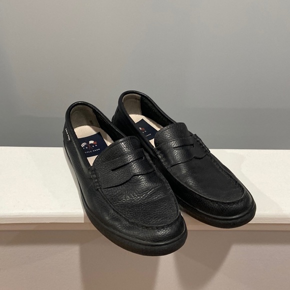 Men's Cole Haan Nantucket 2.0 Penny Loafer Shoe US 9 1/2 M Black Leather - Picture 2 of 16